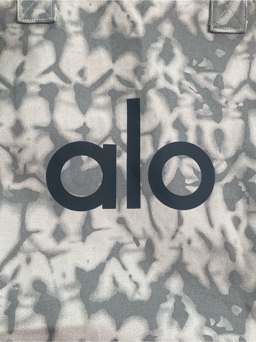 Alo Gray & White Tie Dye Tote Bag - Picture 3 of 10